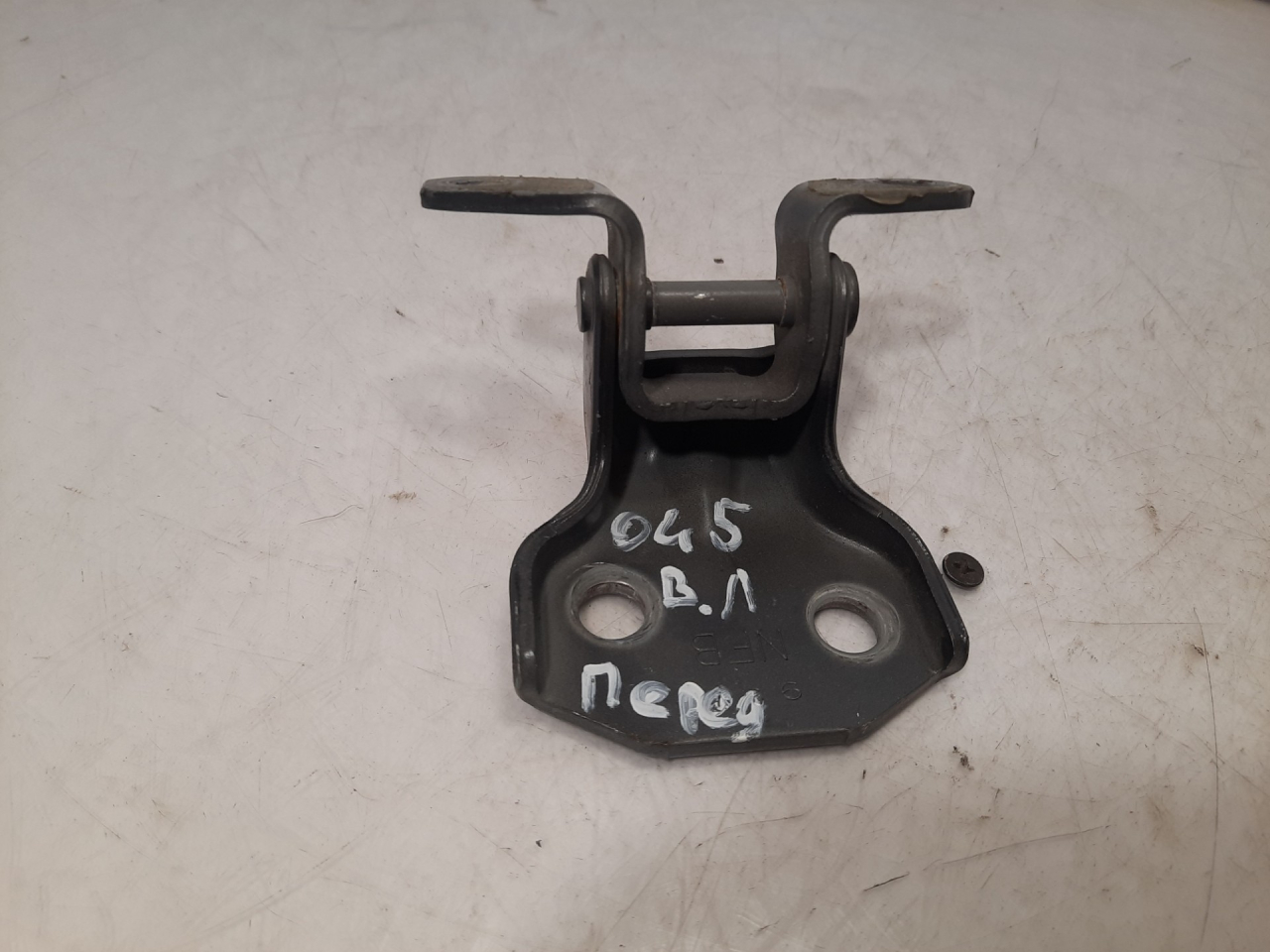 петля двери Subaru Forester 5 поколение (SK) 2020, 2.5 л., бензин, АКПП, серый, внедорожник 5 дв., полный привод - фото №1