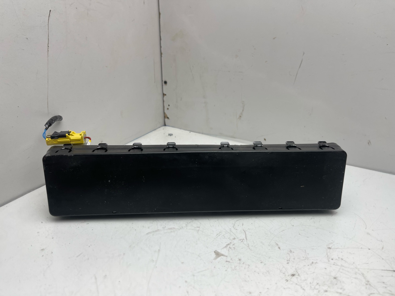 подушка безопасности коленная Acura RDX 3 поколение 2020, 2.0 л., бензин, АКПП, черный, внедорожник 5 дв., полный привод, 78950TJBA830M1 - фото №1