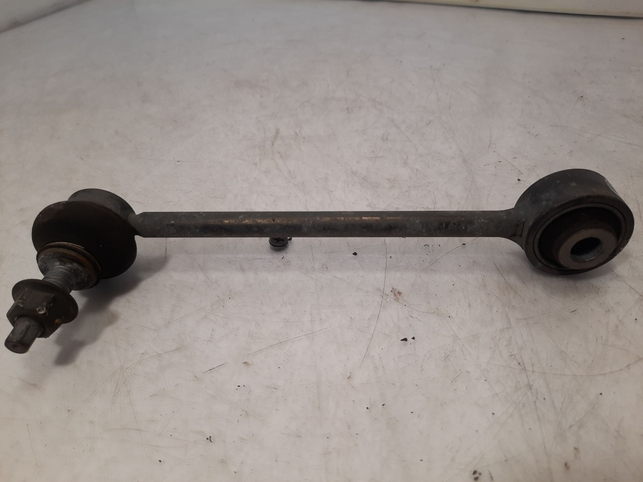 стойка стабилизатора Chevrolet Equinox 3 поколение 2018, 1.5 л., бензин, АКПП, черный, внедорожник 5 дв., полный привод - фото №1