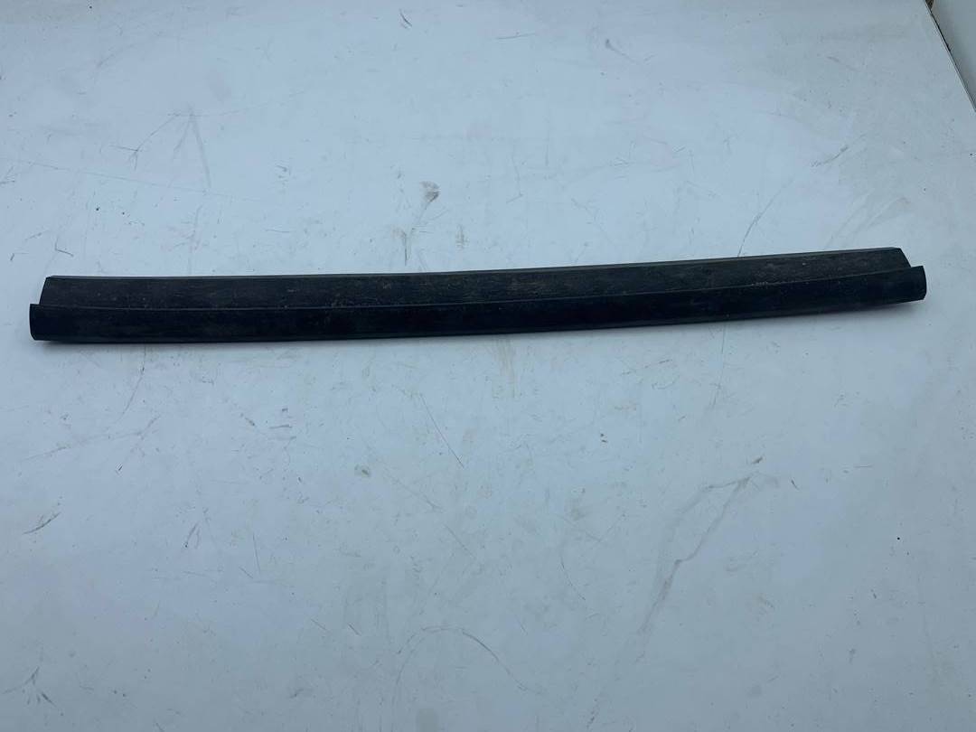 уплотнитель двери Acura RDX 3 поколение 2019, 2.0 л., бензин, АКПП, белый, передний привод - фото №1