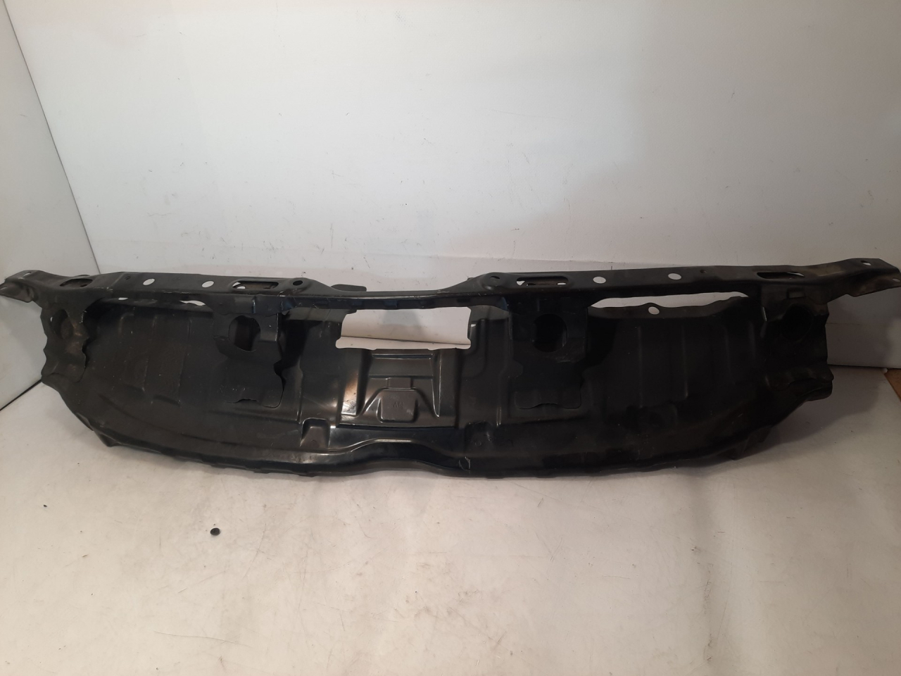 планка под капот Subaru Outback 6 поколение 2020, 2.4 л., бензин, АКПП, серый, внедорожник 5 дв., полный привод - фото №1