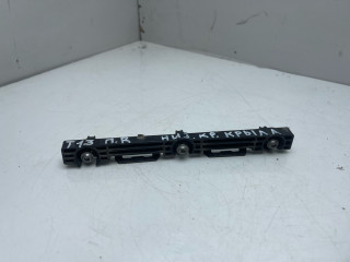 Кронштейн крепления порога Tesla Model S 1 поколение (2012 - 2016), 0.1 л., электро, АКПП, серый, седан, задний привод, 100369300A