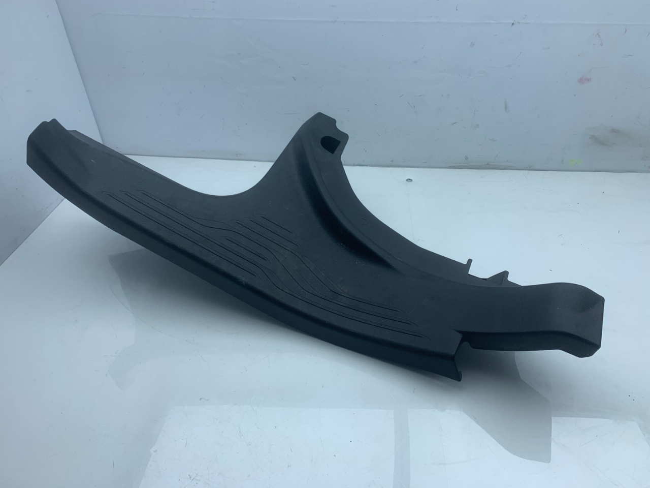 накладка на порог внутренняя Subaru Outback 6 поколение 2020, 2.4 л., бензин, АКПП, серый, внедорожник 5 дв., полный привод, 94061 - фото №1