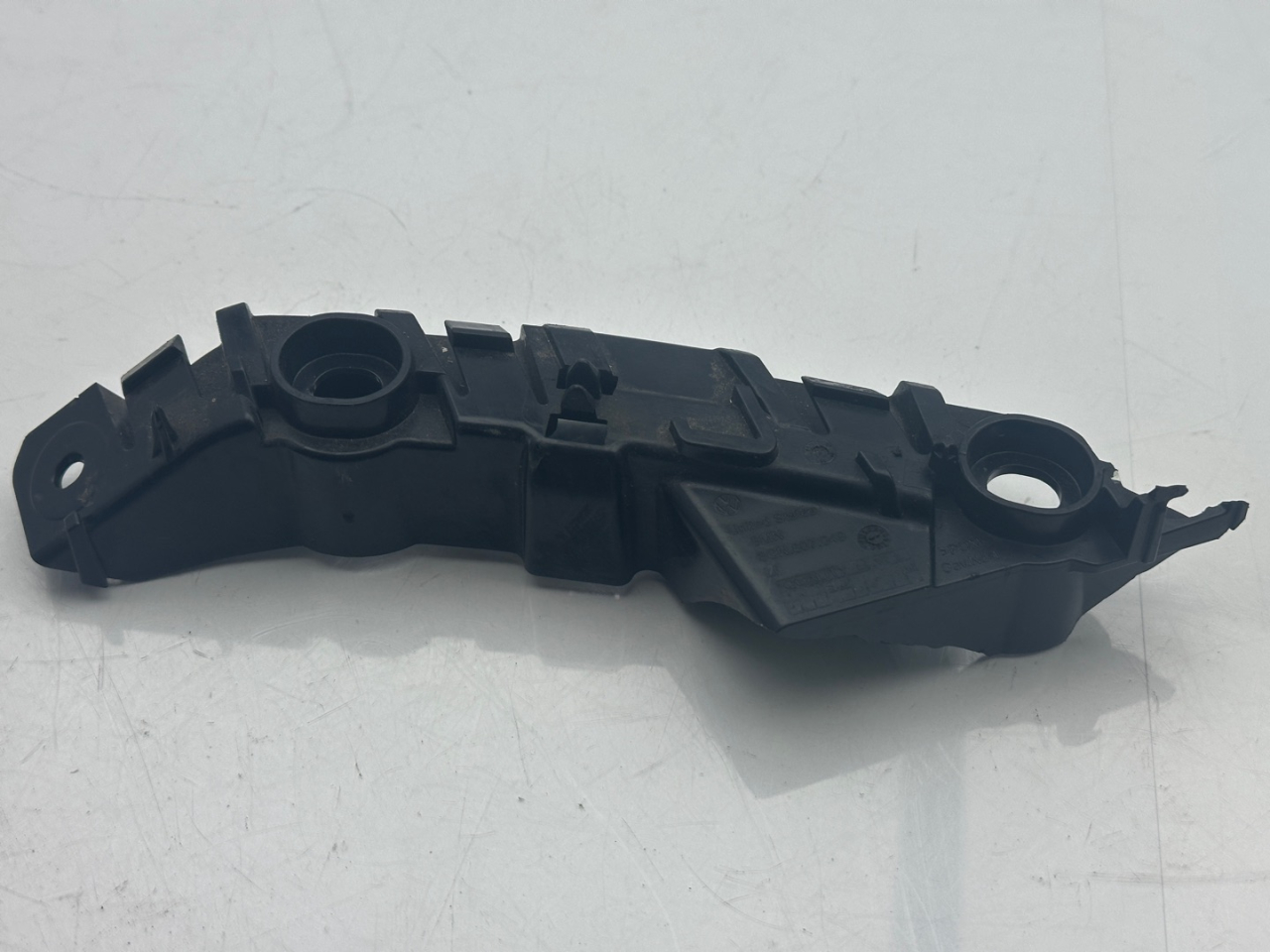 Крепление бампера переднего Volkswagen Atlas 2018, 2.0 л., бензин, АКПП, черный, внедорожник 5 дв., передний привод, 3CN807049 - фото №1