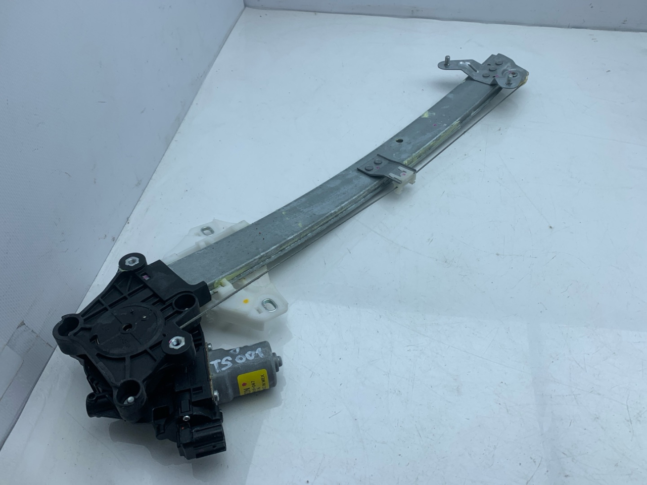 стеклоподъемник задний левый Acura TLX 3-е поколение 2021, 2.0 л., бензин, АКПП, седан, 93N, WR19047 - фото №1