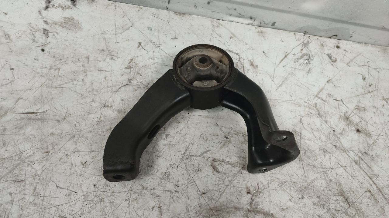 подушка крепления двигателя Mitsubishi Lancer 10 поколение 2010, 1.8 л., бензин, МКПП - фото №1