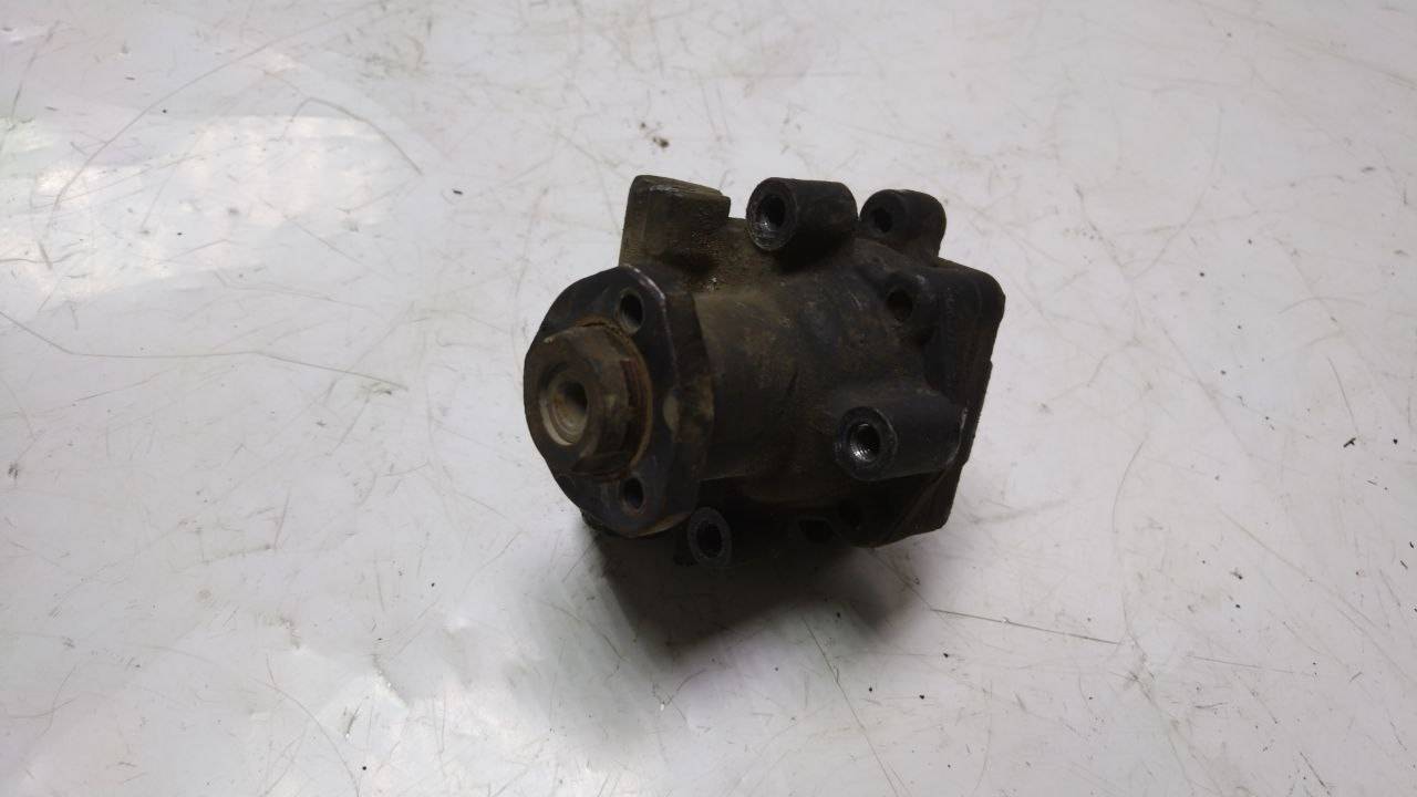 насос гидроусилителя руля Volkswagen Golf 4 поколение 1997, 1.6 л., бензин - фото №1