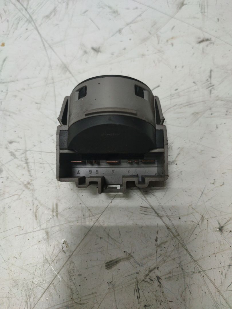 контактная группа Ford Fusion 1 поколение 2004, бензин, 98AB11572BF - фото №1