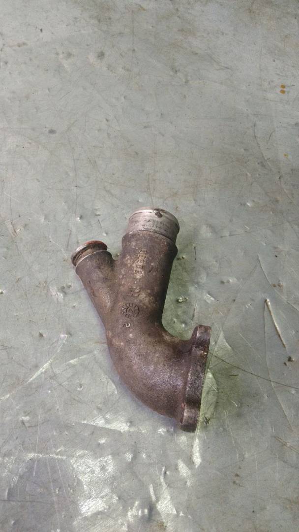 трубка системы рециркуляции EGR Chrysler Voyager 4 поколение (2001 - 2004), 2.5 л., дизель, 92208F - фото №1