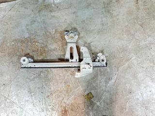 стеклоподъемник передний правый Toyota Aygo 1 поколение (2005 - 2008), 1.0 л., бензин, МКПП, хетчбэк 3 дв.