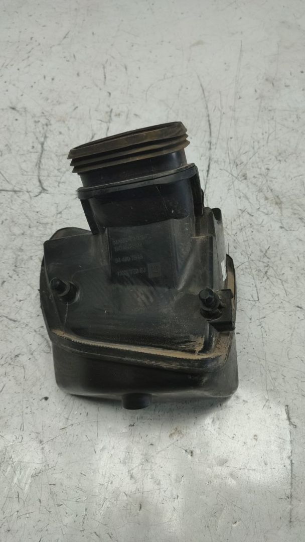 корпус воздушного фильтра Chevrolet Cruze 1 поколение 2010, 1.8 л., бензин, МКПП, 544807548, 13337770 - фото №1