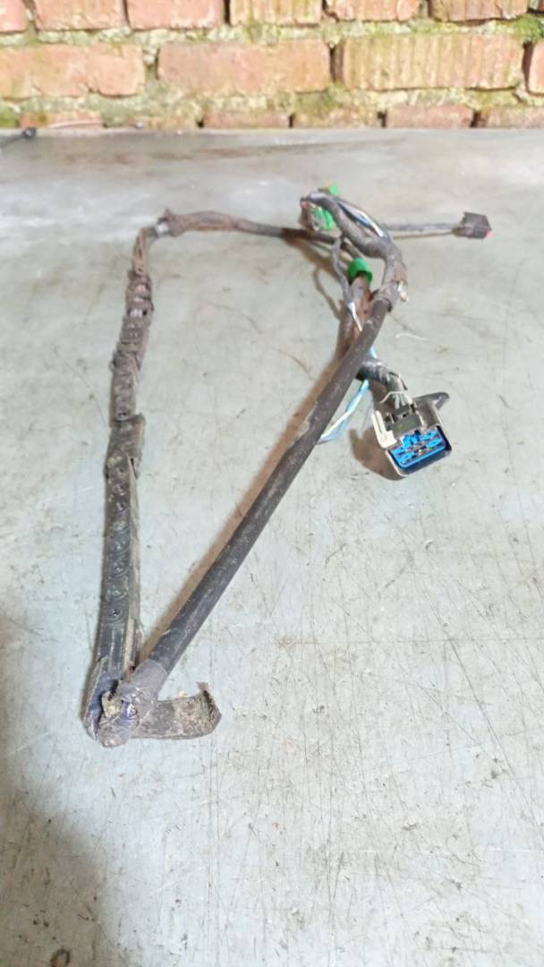 проводка Dodge Caravan 4 поколение (2000 - 2007) - фото №1