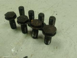 болт двигателя Mazda Premacy 2 поколение (2005 - 2007), 2.0 л., дизель