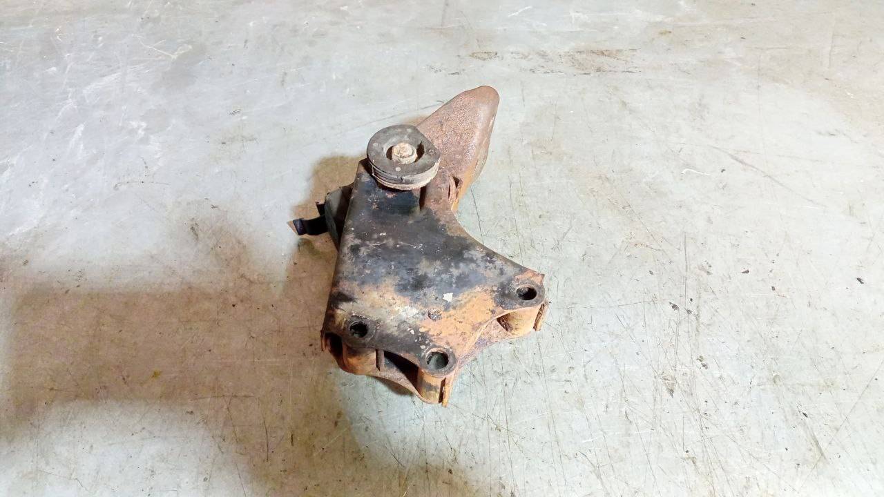 подушка крепления двигателя Mazda 323 6 поколение (1998 - 2001), 1.6 л., бензин, МКПП - фото №1