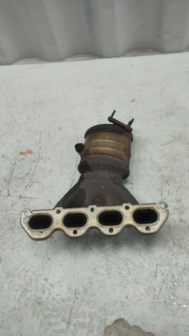 коллектор выпускной Chevrolet Cruze 1 поколение 2010, 1.8 л., бензин, МКПП - фото №1