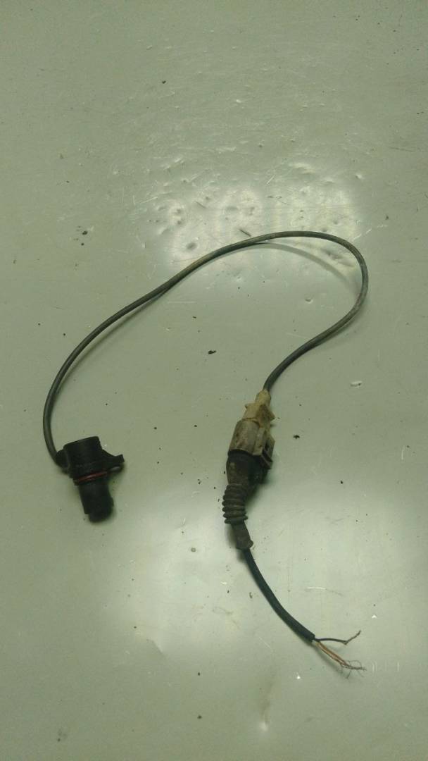 датчик коленвала Volkswagen Passat B5 (1996 - 2001), 1.6 л., бензин - фото №1