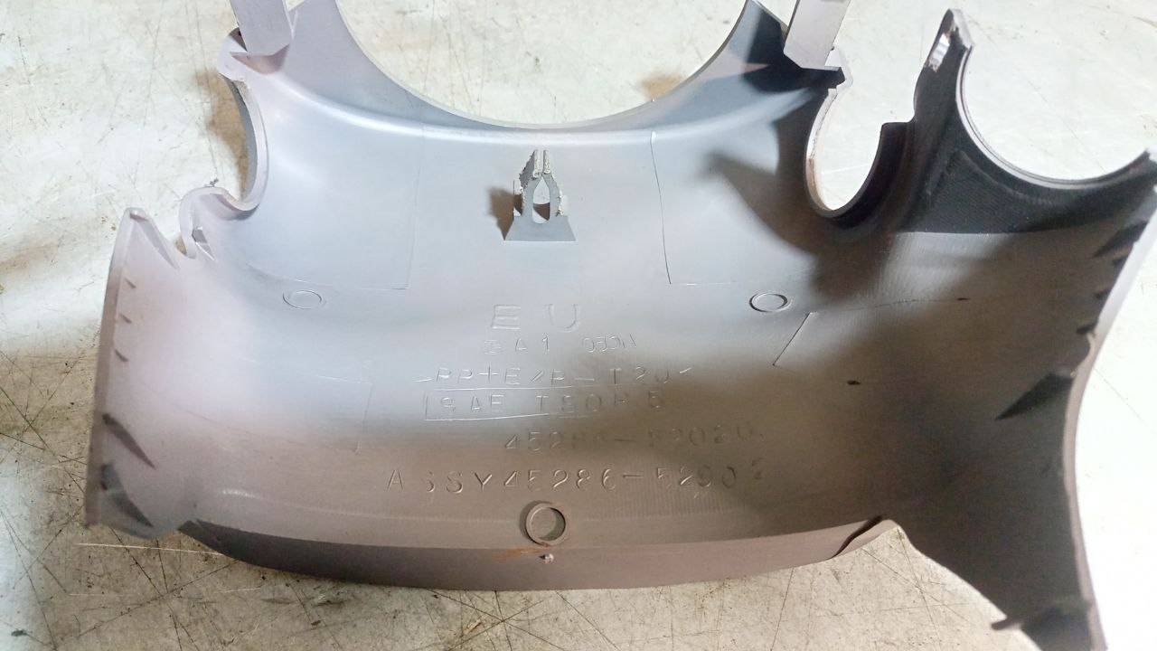 кожух рулевой колонки Toyota Yaris P1 2003, хетчбэк 3 дв., 4528652902, 4502452010, 14528752030 - фото №1