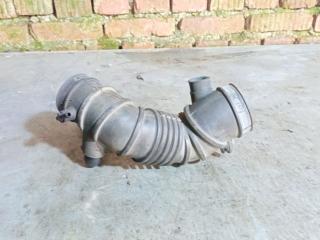 патрубок воздушного фильтра Mitsubishi Carisma 1 поколение [рестайлинг] 2001, 1.8 л., бензин, MR312759