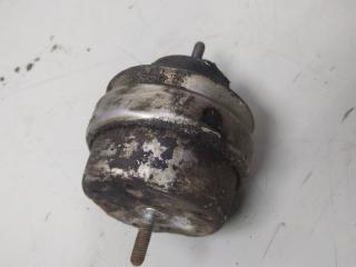 подушка крепления двигателя Volkswagen Passat B5 (1996 - 2001), 1.6 л., бензин, 4B0199379A