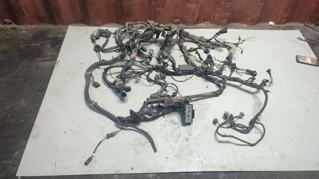 проводка двигателя Dodge Caravan 4 поколение (2000 - 2007), 2.8 л., дизель, АКПП, P04869501AD - фото №1