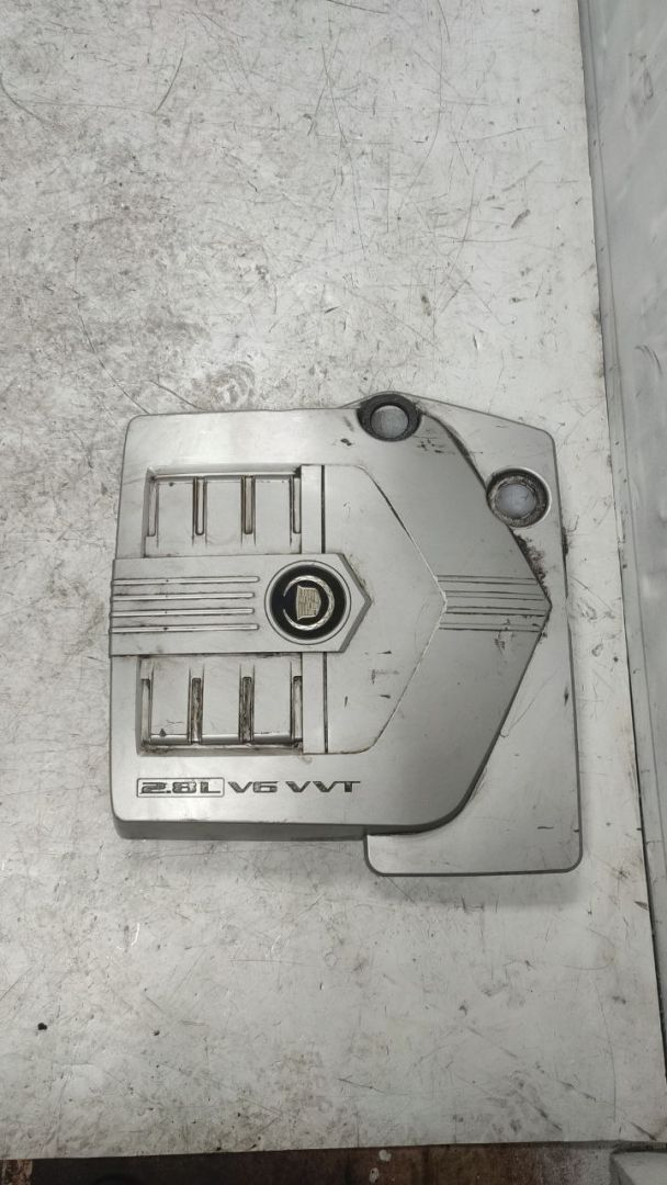 декоративная крышка двигателя Cadillac CTS 1 поколение (2002 - 2007), 2.8 л., бензин, АКПП, задний привод - фото №1