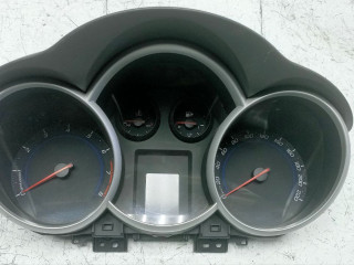 щиток приборов (приборная панель) Chevrolet Cruze 1 поколение 2010, 1.8 л., бензин, МКПП, A2C533625700287300