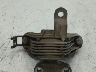 подушка крепления двигателя Chevrolet Cruze 1 поколение 2010, 1.8 л., бензин, МКПП, 13294212