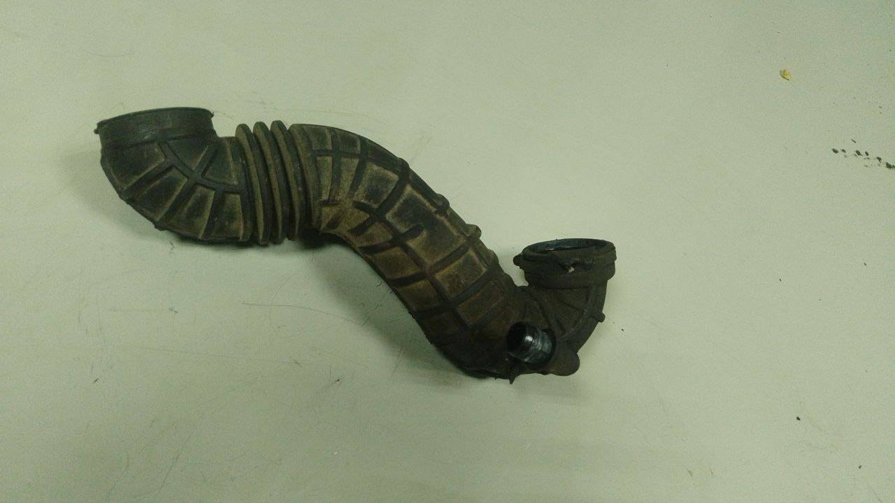 патрубок воздушного фильтра Audi A6 4A/C4 (1994 - 1997), 2.5 л., дизель, 4A0145747A - фото №1