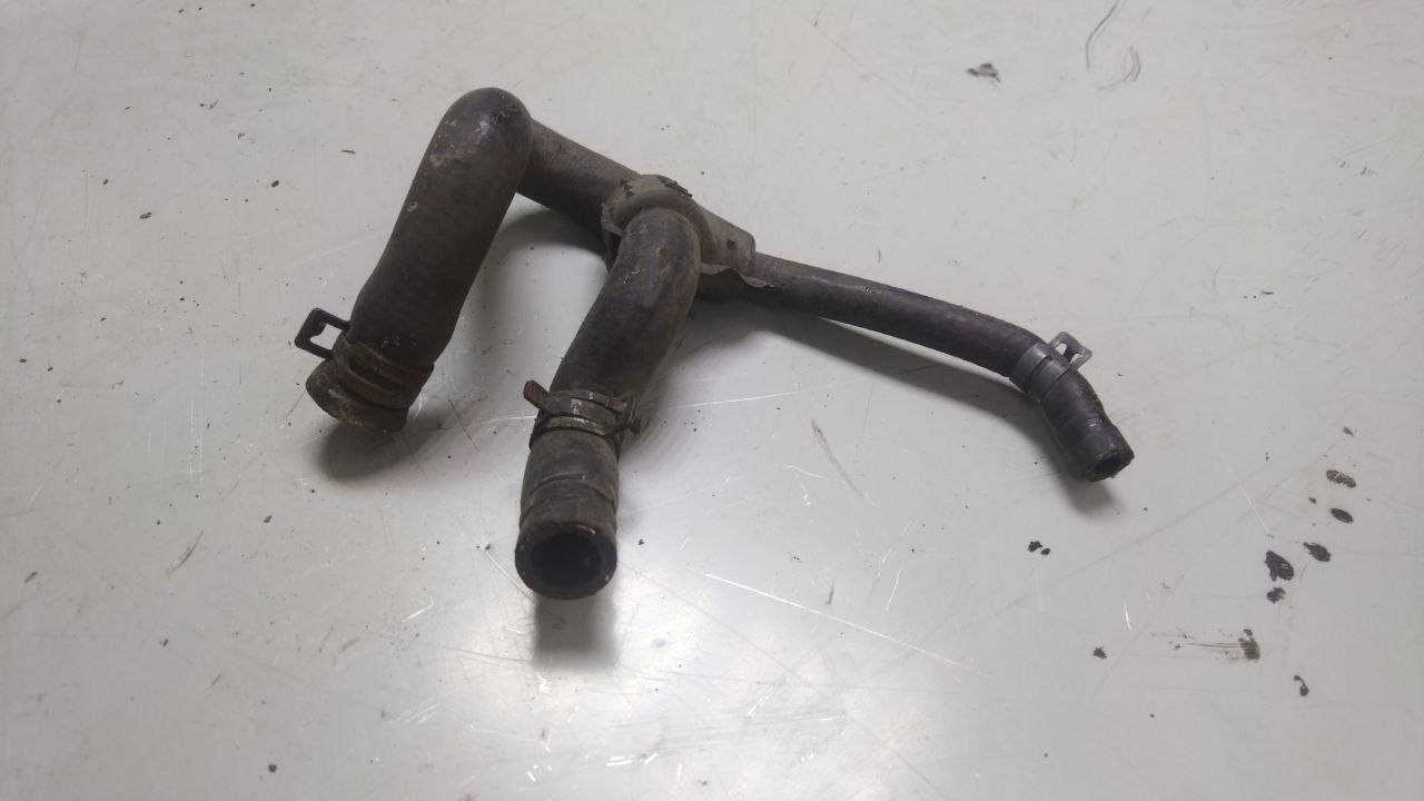 патрубок радиатора Volkswagen Passat B5 (1996 - 2001), 1.6 л., бензин, 06B121058AP - фото №1