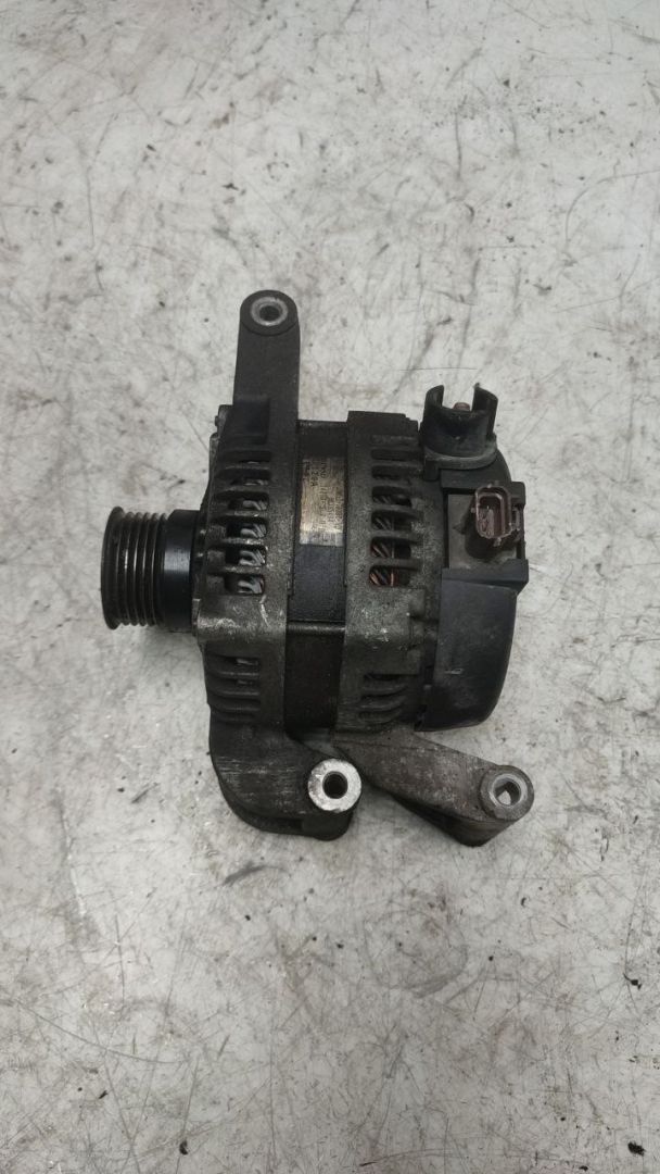 генератор Ford C-Max 1 поколение 2003, 1.8 л., бензин, 3M5T10300VD, 1042105790 - фото №1