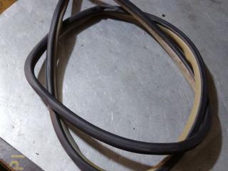 уплотнитель двери Toyota Yaris XP9 (2005 - 2009)