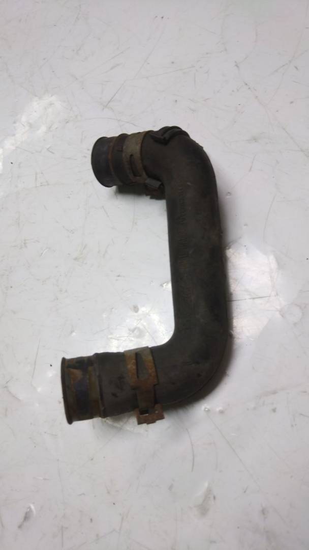 трубка вентиляции картерных газов Ford Focus 2 поколение (2004 - 2008), 1.8 л., дизель, 4M506K666AA - фото №1