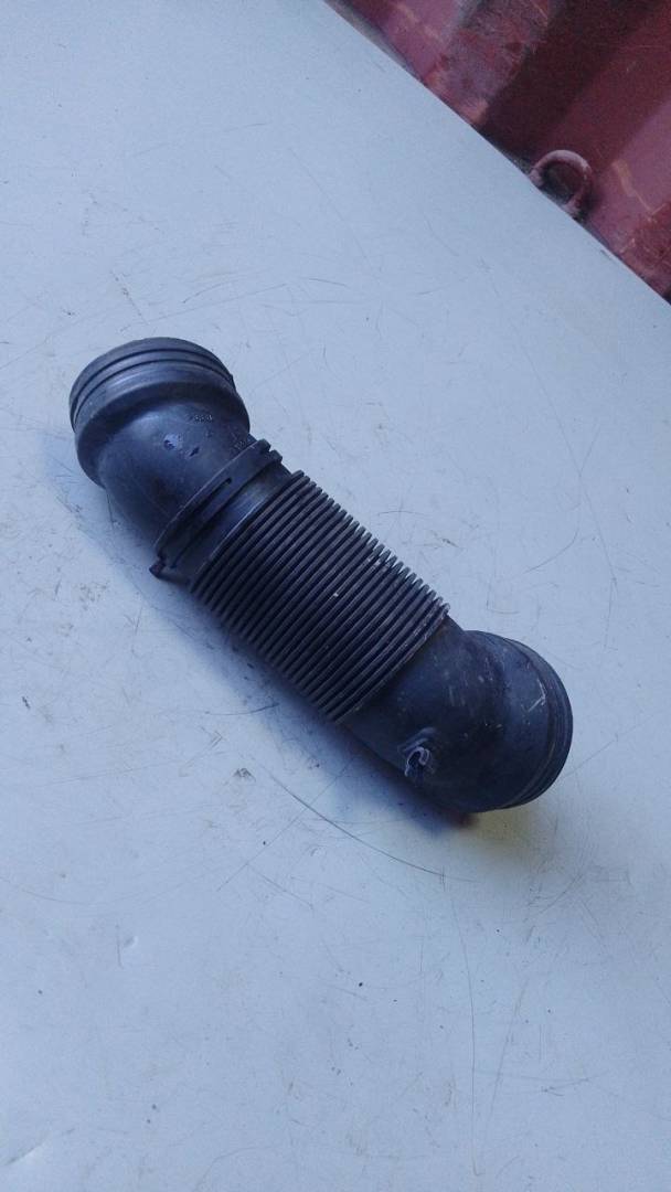 патрубок воздушного фильтра Volkswagen Passat B6 (2005 - 2010), 1K0129684L - фото №1