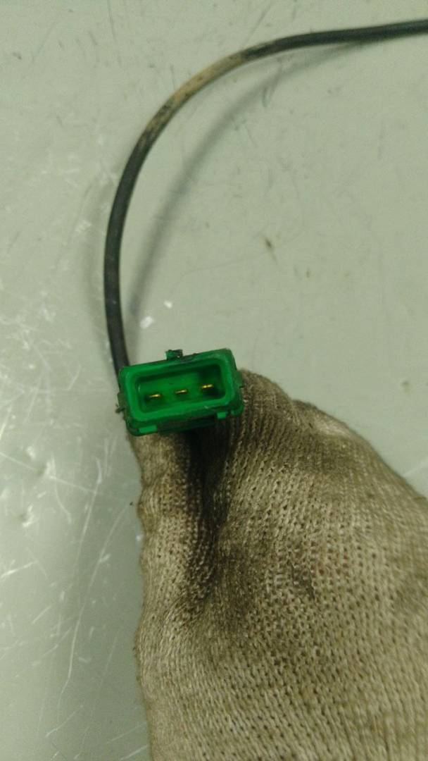 датчик детонации Volkswagen Passat B5 (1996 - 2001), 1.6 л., бензин, 054905377H - фото №1