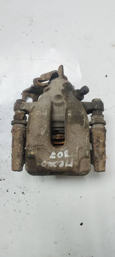 суппорт задний правый Peugeot 307 1 поколение 2003 - фото №1