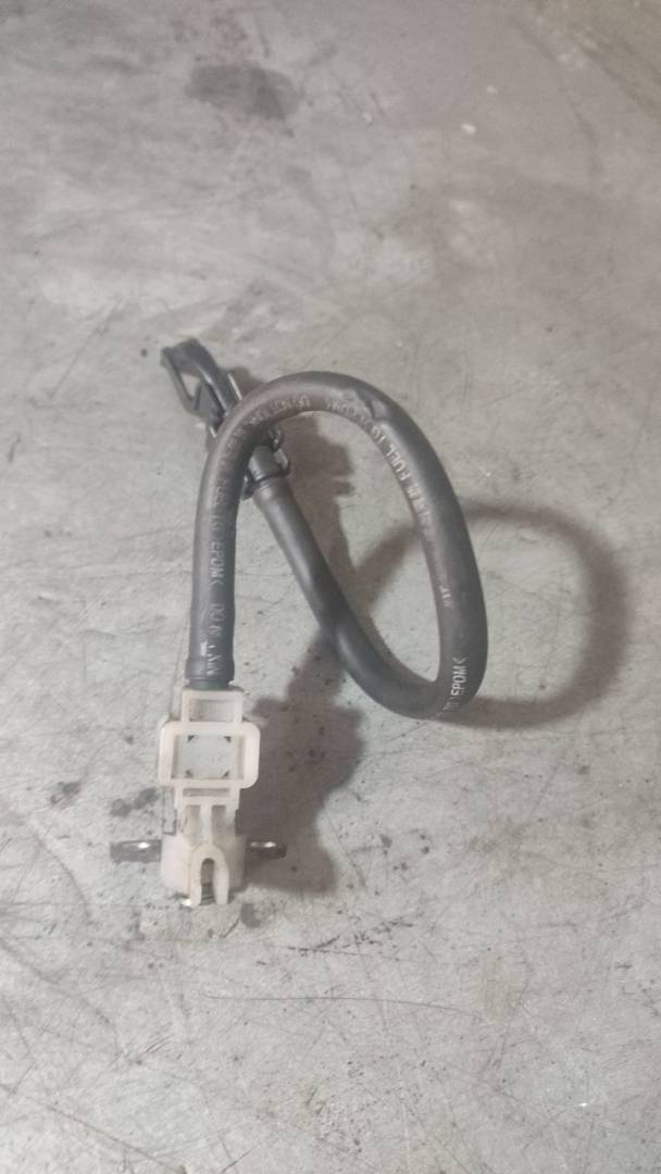 трубка топливная Toyota Aygo 1 поколение (2005 - 2008), 1.0 л., бензин - фото №1