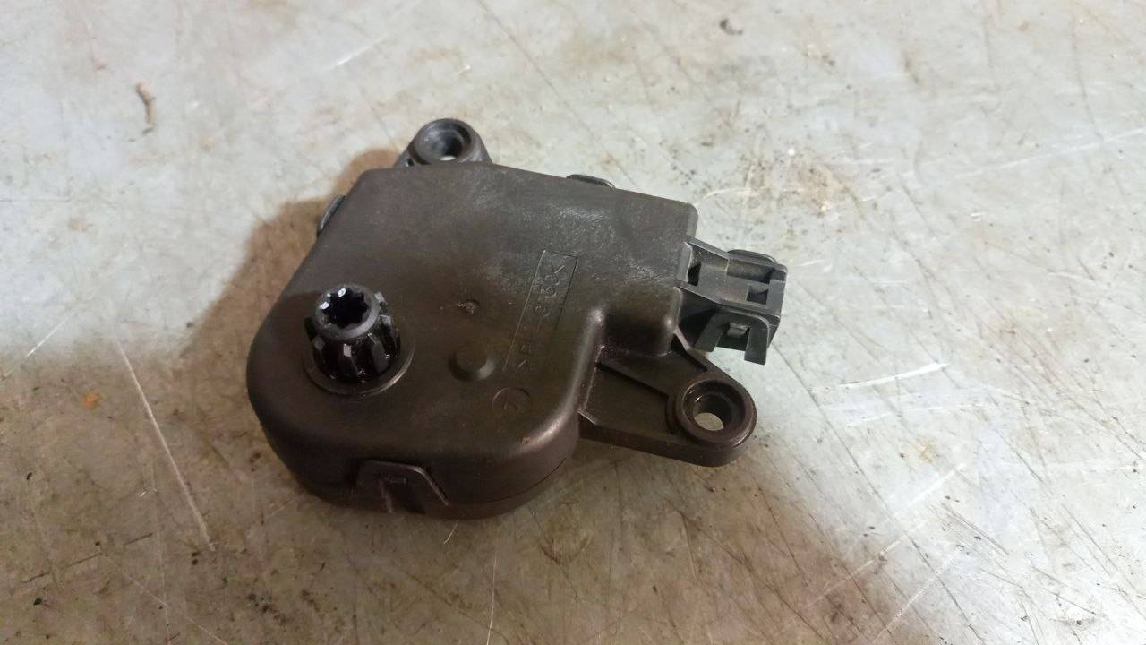 моторчик заслонки печки Dodge Caravan 4 поколение (2000 - 2007), 04885465AA, 58024E - фото №1