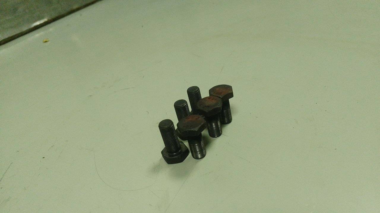 болт двигателя Ford Focus 1 поколение (1998 - 2001), 1.6 л., бензин, МКПП - фото №1