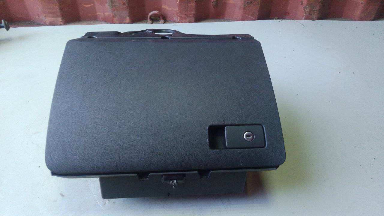 бардачок Volkswagen Passat B6 (2005 - 2010), 3C1857114, 3C1857101 - фото №1