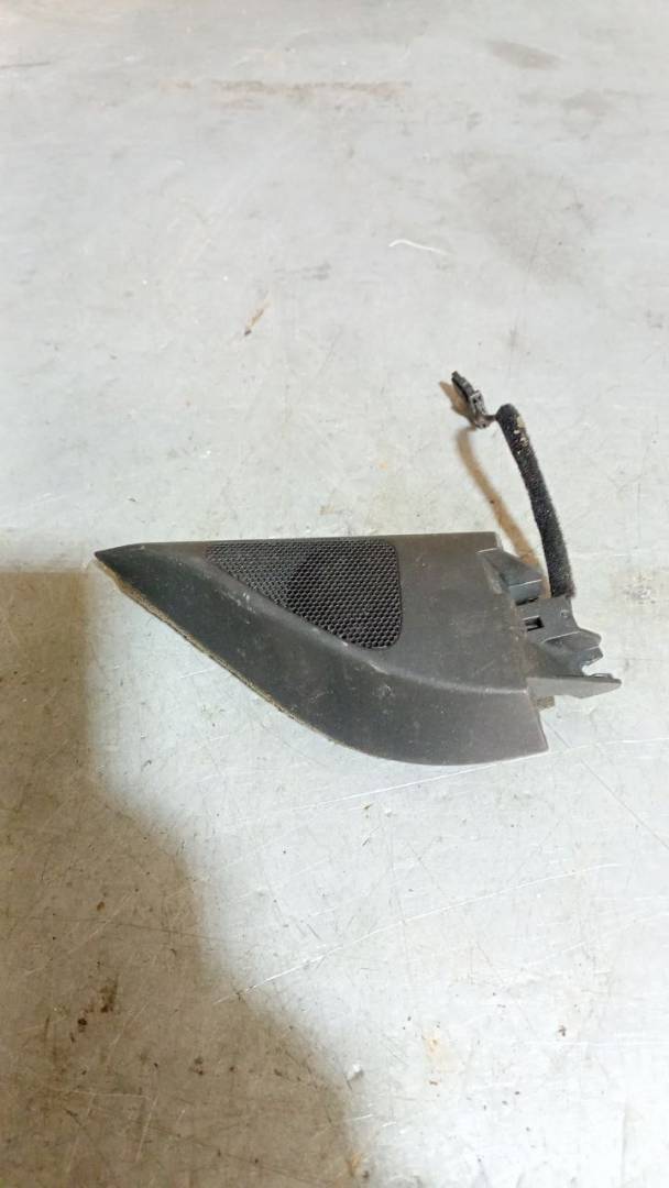 динамик высокочастотный (пищалка) Volkswagen Passat B6 2006 - фото №1