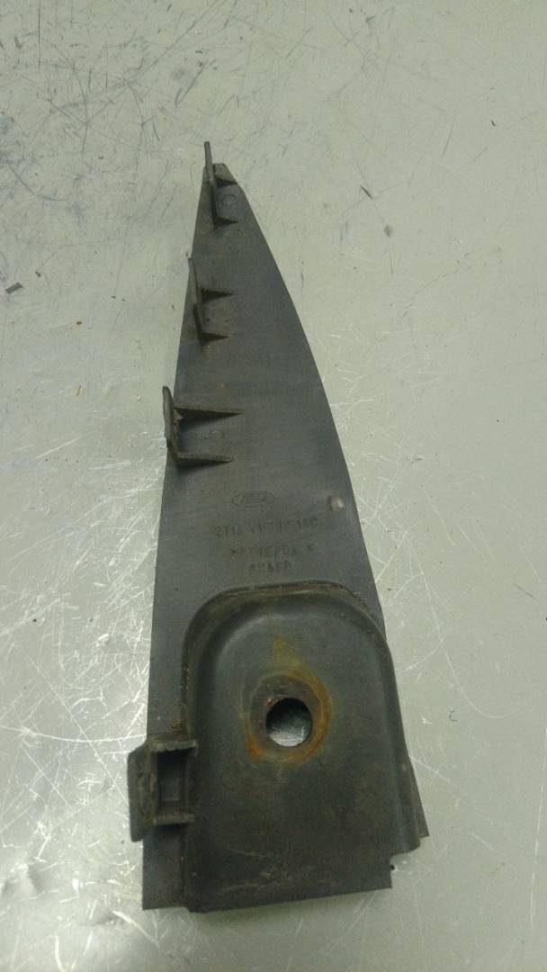 пластик Ford Transit Connect 1 поколение 2009, 2T14V16B061AC - фото №1