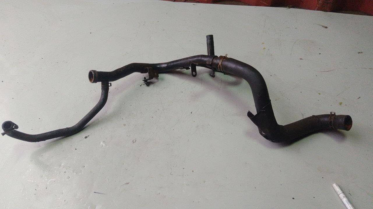 трубка охлаждающей жидкости Dodge Caravan 4 поколение (2000 - 2007), 2.8 л., дизель - фото №1