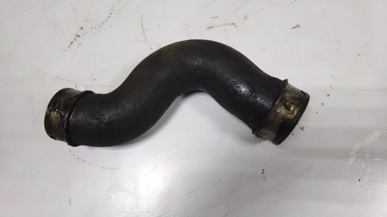 патрубок интеркулера Volkswagen Passat B6 (2005 - 2010), 2.0 л., дизель, 1K015832E - фото №1