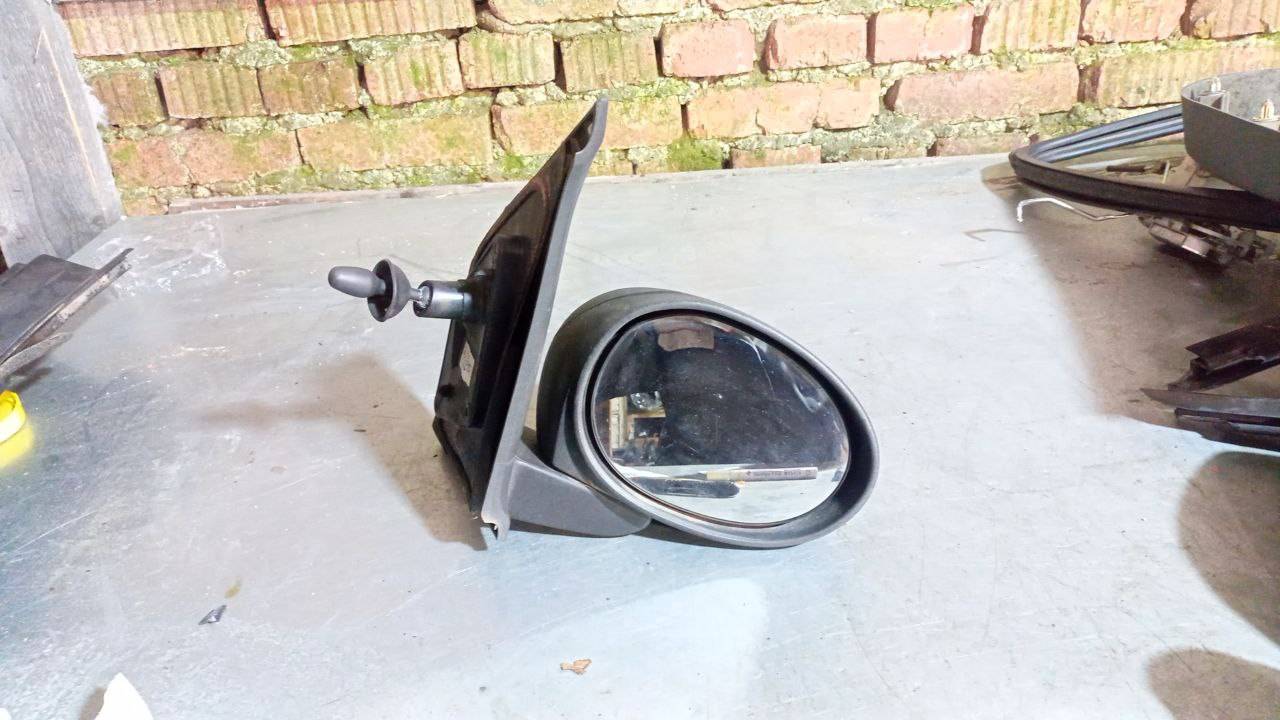 зеркало наружное правое Toyota Aygo 1 поколение (2005 - 2008), 1.0 л., бензин, МКПП, хетчбэк 3 дв. - фото №1