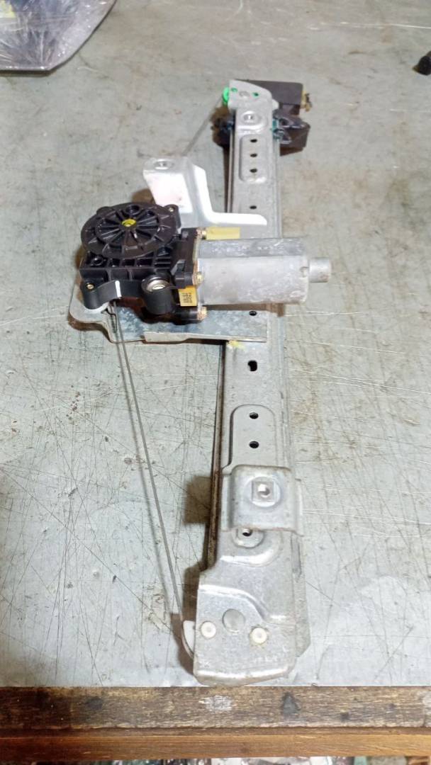 стеклоподъемник задний левый Chrysler Pacifica 1 поколение (2003 - 2008), 39734B, 04894273AA, 04894273AALM, 992734101 - фото №1