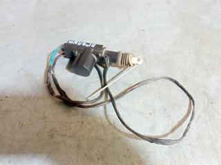 замок двери передней правой Toyota Aygo 1 поколение (2005 - 2008), хетчбэк 3 дв.