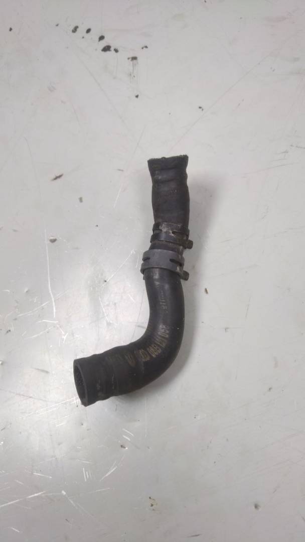 патрубок радиатора Volkswagen Passat B5 (1996 - 2001), 1.6 л., бензин, 06B121058 - фото №1