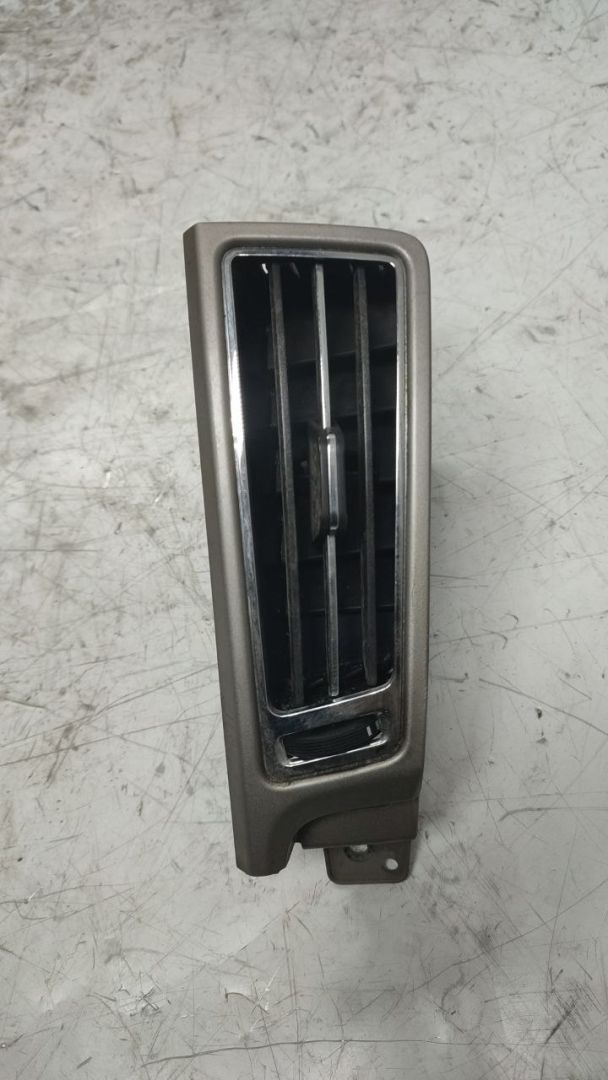 дефлектор обдува салона Cadillac CTS 1 поколение (2002 - 2007), 2.8 л., бензин, АКПП, задний привод, 9035164 - фото №1