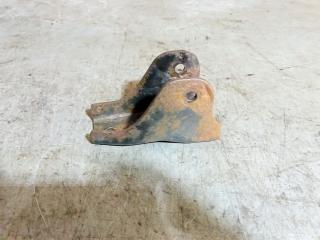 кронштейн двигателя Mitsubishi Carisma 1 поколение (1995 - 1999), 1.8 л., бензин