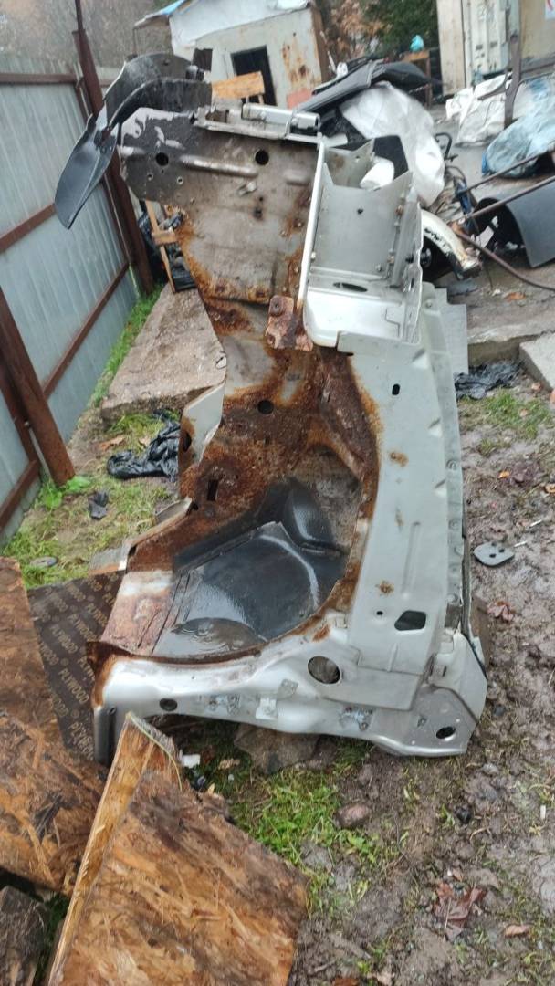 лонжерон левый Dodge Caravan 4 поколение (2000 - 2007) - фото №1